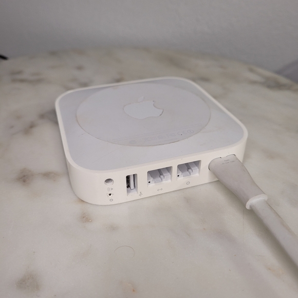 Apple Router Airport Express White Works - Picture 3 of 4